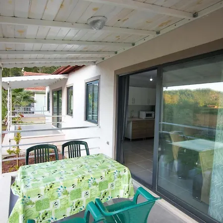 Uslu One Bedroom Daily Weekly Feriehus *
